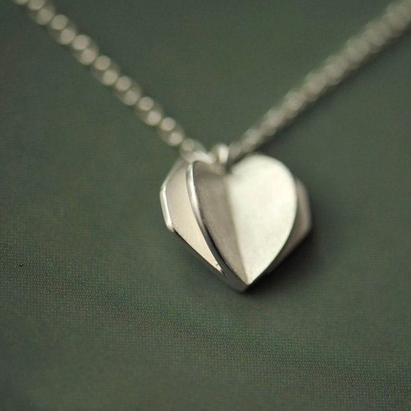 💜 STERLING SILVER (925) 3-D HEART NECKLACE - Picture 2 of 6